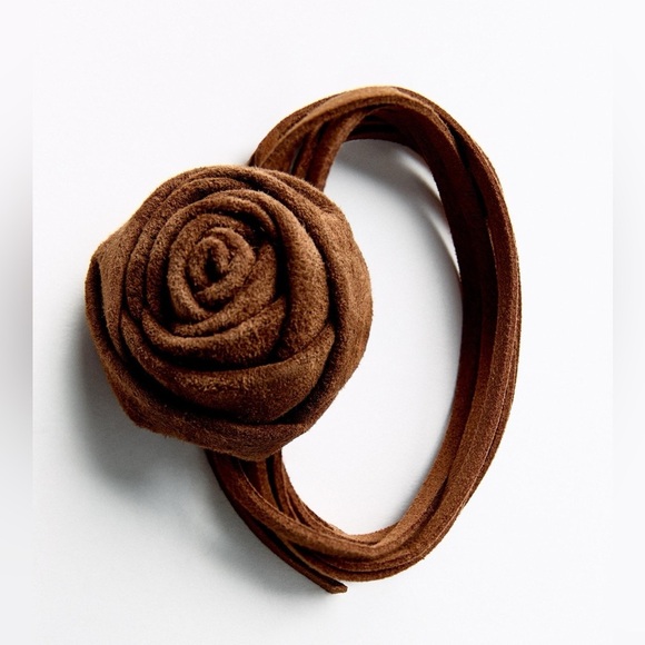 NWT. Zara Toffee 100% Leather Long Flower Cord Necklace. - Picture 6 of 8